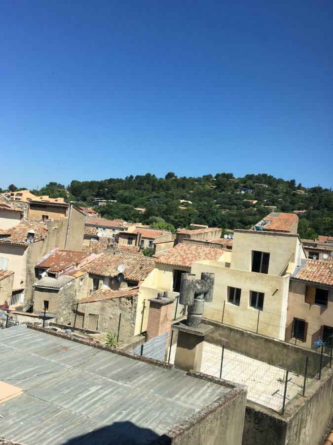Appartement En Plein Centre Ville 阿普特 外观 照片